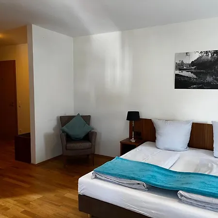 Landgasthof Zur Sonne I & Restaurant 2*